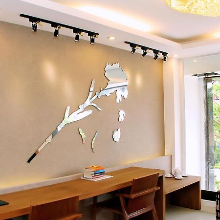 The Carnation Hotel Danang Exterior photo