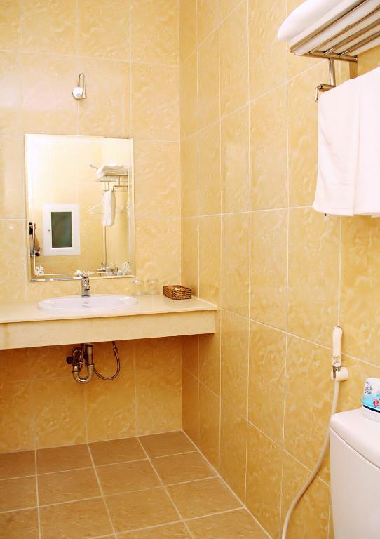 The Carnation Hotel Danang Room photo