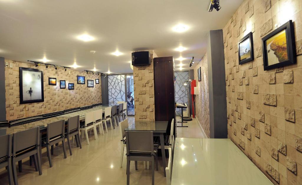 The Carnation Hotel Danang Exterior photo